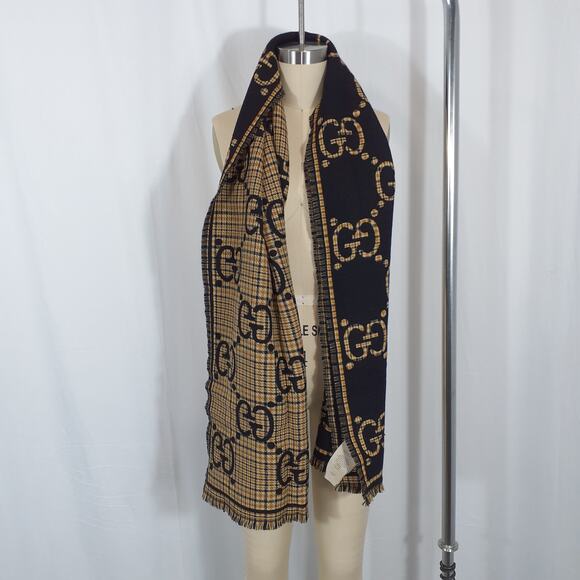 Gucci Logo-Intarsia Black Wool Scarf Size OS - Picture 2 of 4